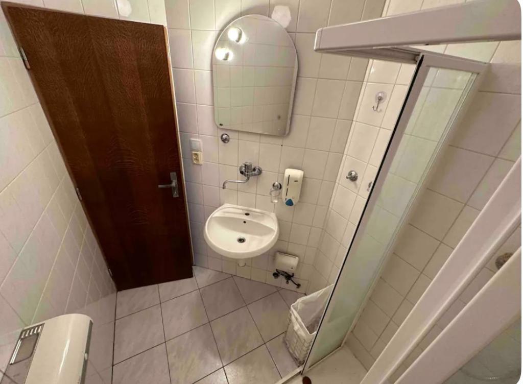 Private Apartment Near The Centre 布拉迪斯拉发 外观 照片